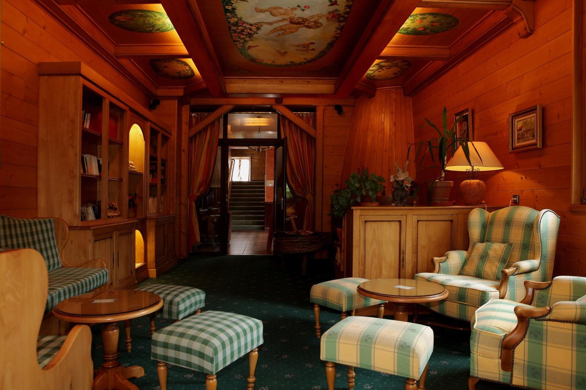 Hotel Les Loges Du Parc Gérardmer Esterno foto