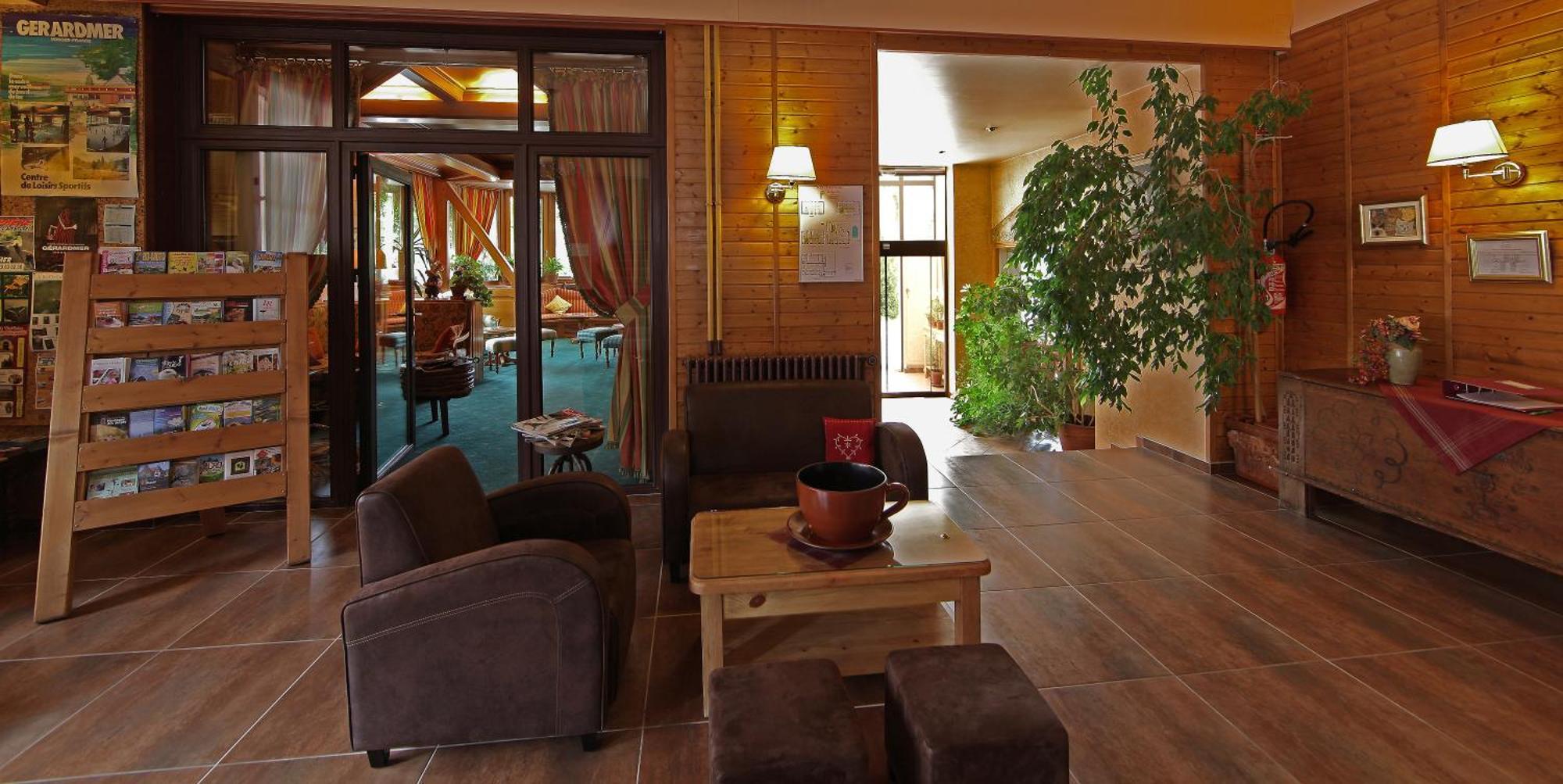 Hotel Les Loges Du Parc Gérardmer Esterno foto